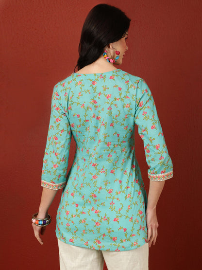 Cotton  Crop Length Printed Flared 3/4 Sleeves Round Top