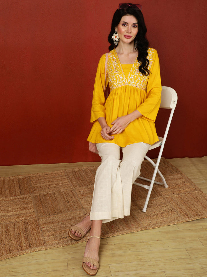 Rayon  Crop Length Printed Flared 3/4 Sleeves V-Neck Top