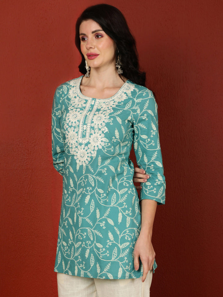 Rayon  Crop Length Printed Straight 3/4 Sleeves Round Top