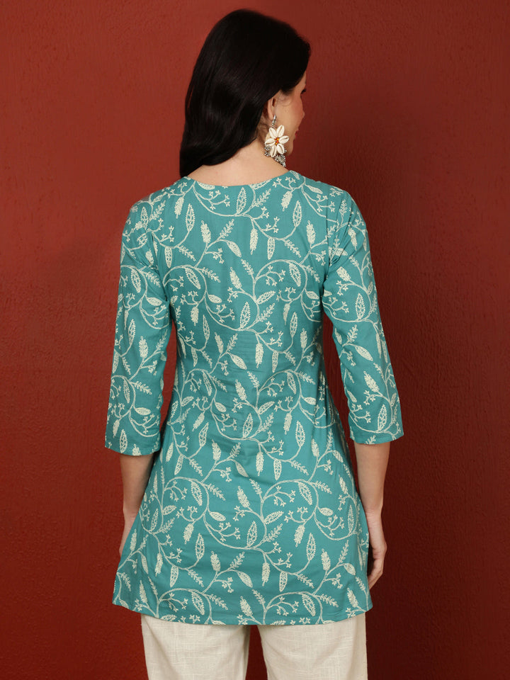 Rayon  Crop Length Printed Straight 3/4 Sleeves Round Top