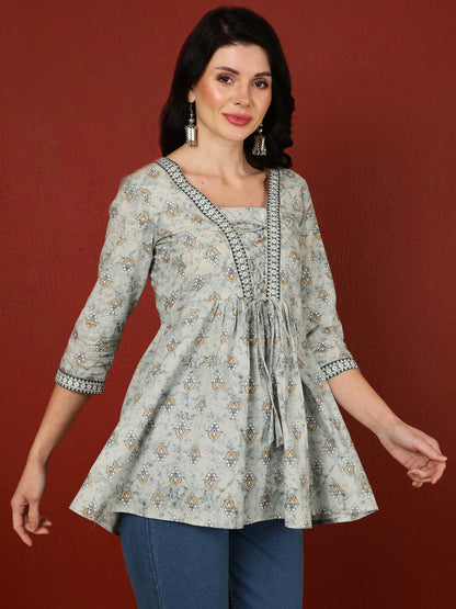 Cotton  Crop Length Printed Flared 3/4 Sleeves V-Neck Top