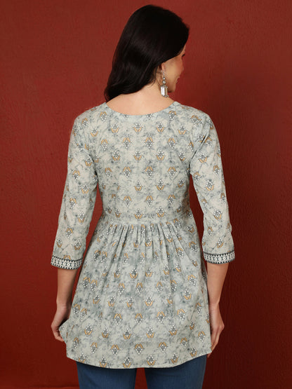 Cotton  Crop Length Printed Flared 3/4 Sleeves V-Neck Top