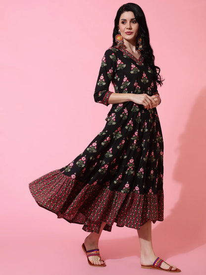 Cotton Calf Length Flared 3/4 Sleeve Printed V-Neck Kurta