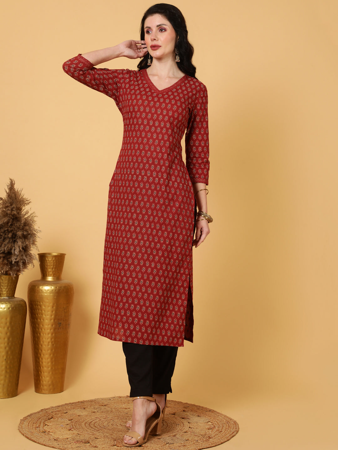 Cotton Calf Length Printed Straight 3/4 Sleeves V-Neck Kurta