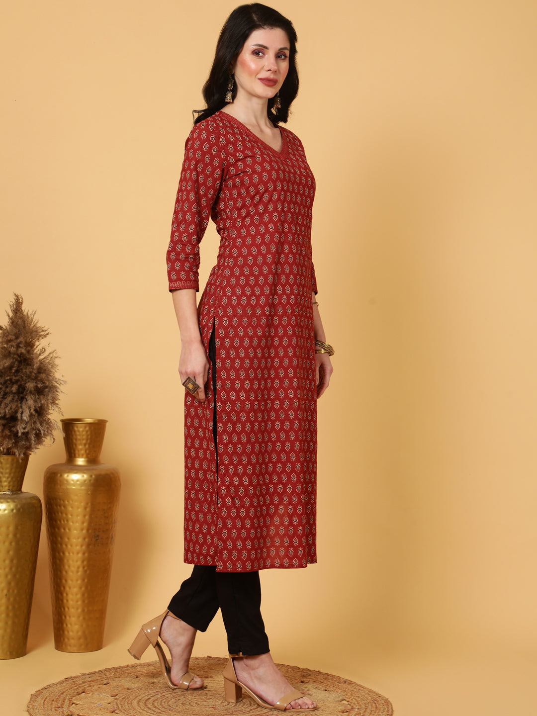 Cotton Calf Length Printed Straight 3/4 Sleeves V-Neck Kurta