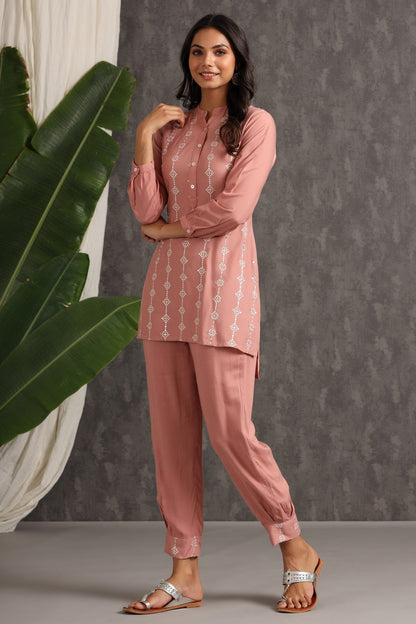 Onionpink Rayon Embroidered Straight Kurta Pant Set