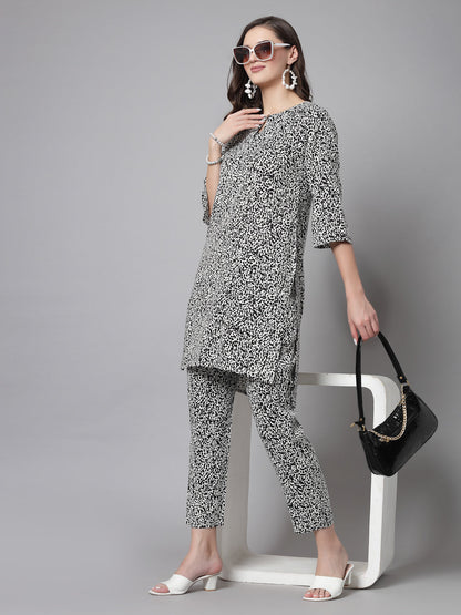 3/4 sleeves & Keyhole NeckRayon Foral Print Kurta set