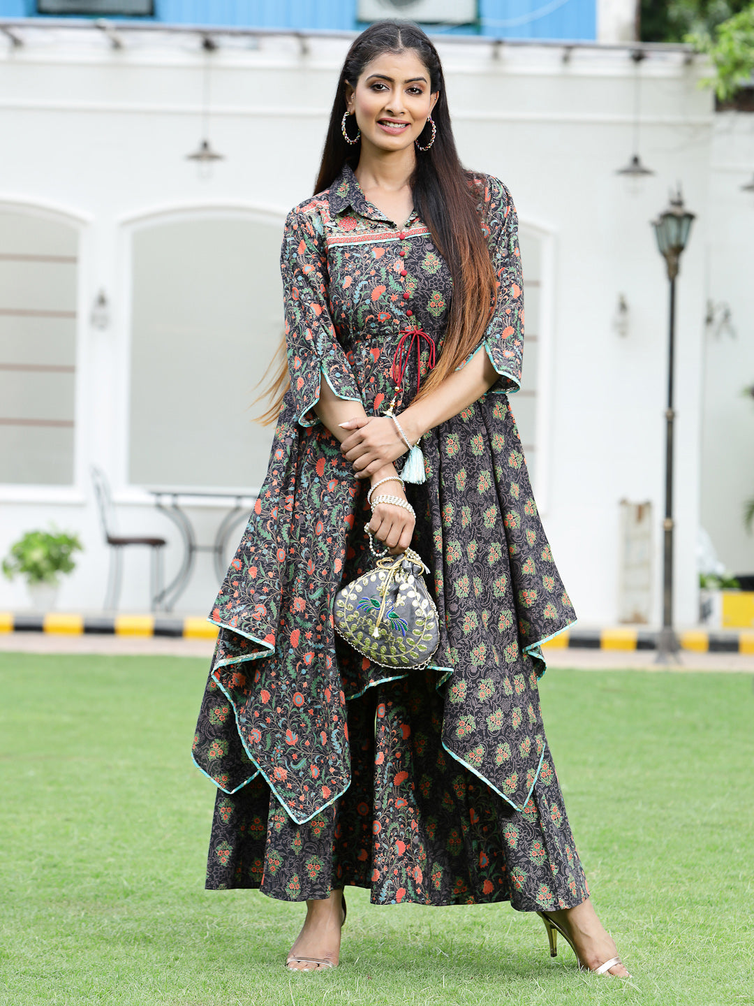 Black Cambric Printed Asymmetric Clothing Set