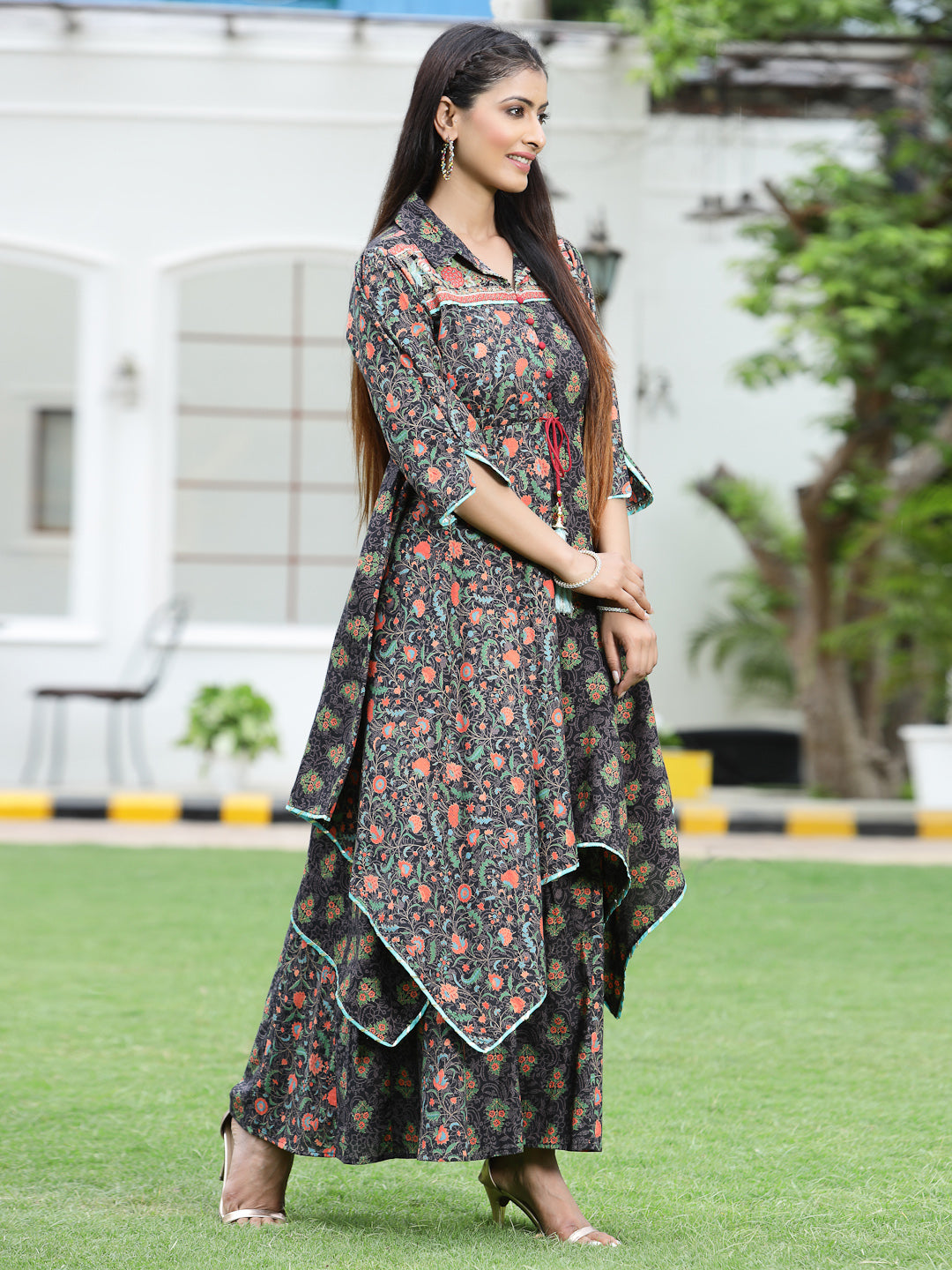 Black Cambric Printed Asymmetric Clothing Set