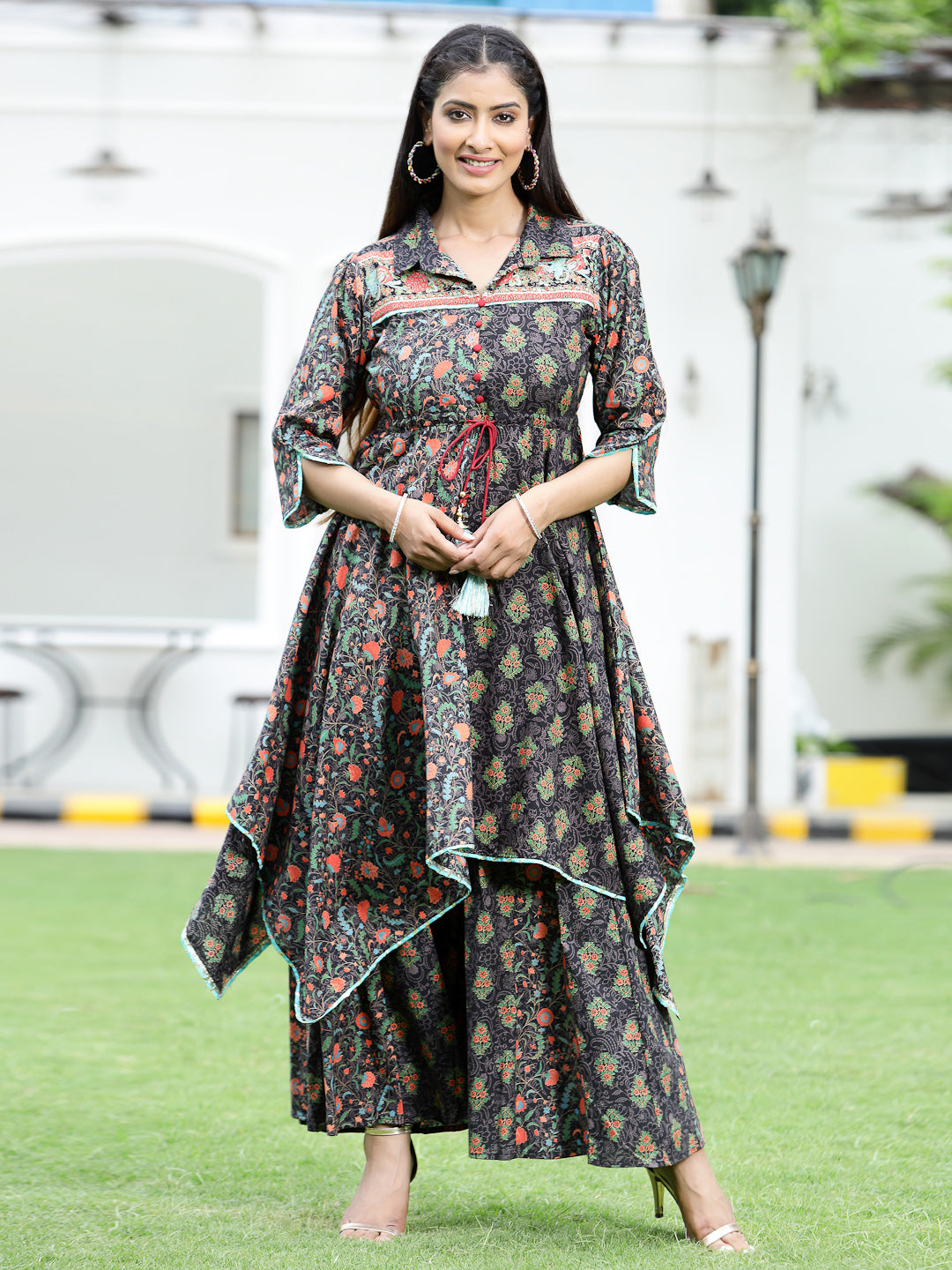 Black Cambric Printed Asymmetric Clothing Set