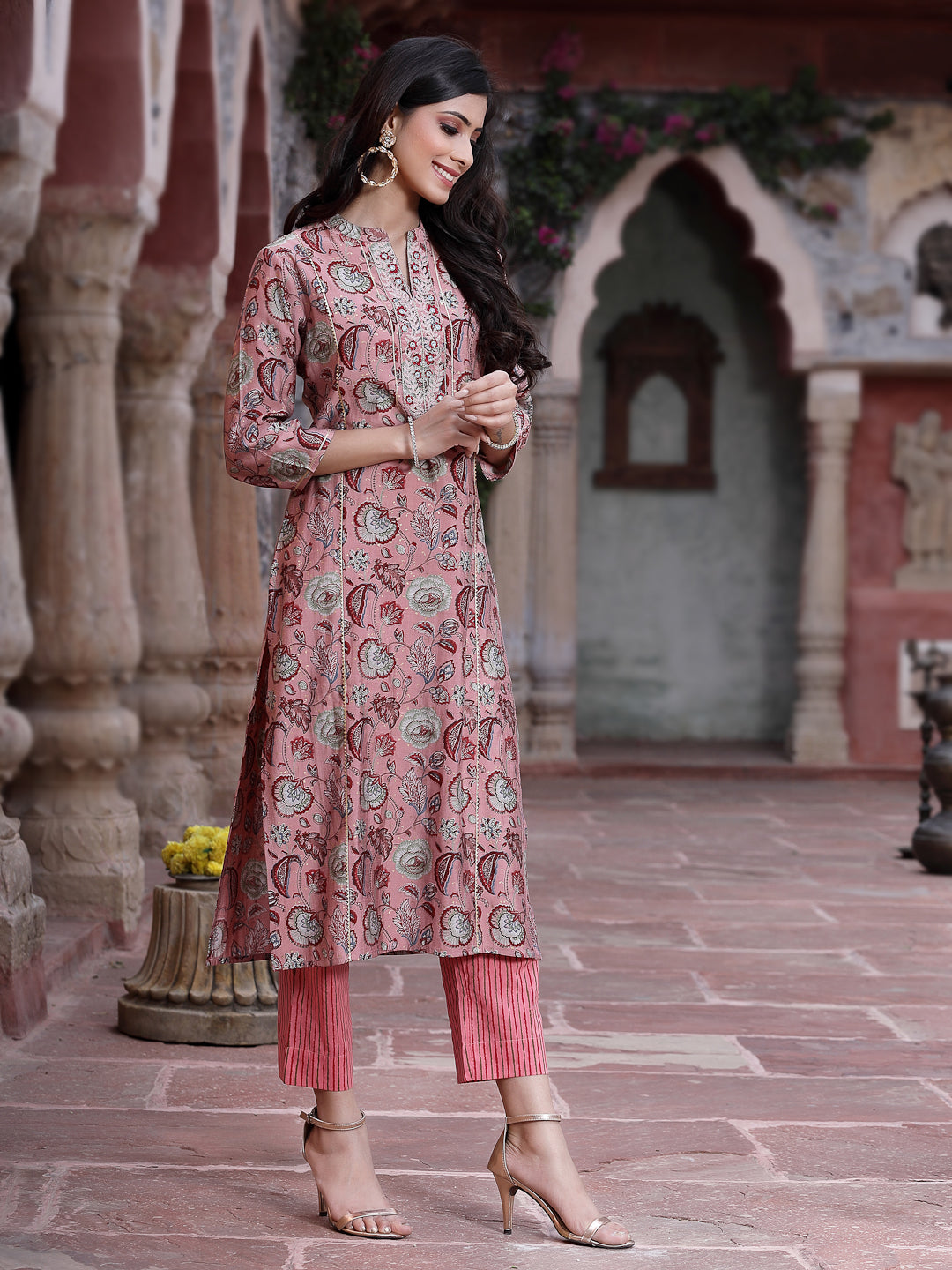 Onion Pink Muslin Gold Foil Printed Straight Kurta Sets