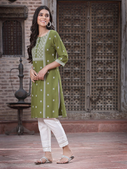 Green Rayon Placement Print Straight Kurta