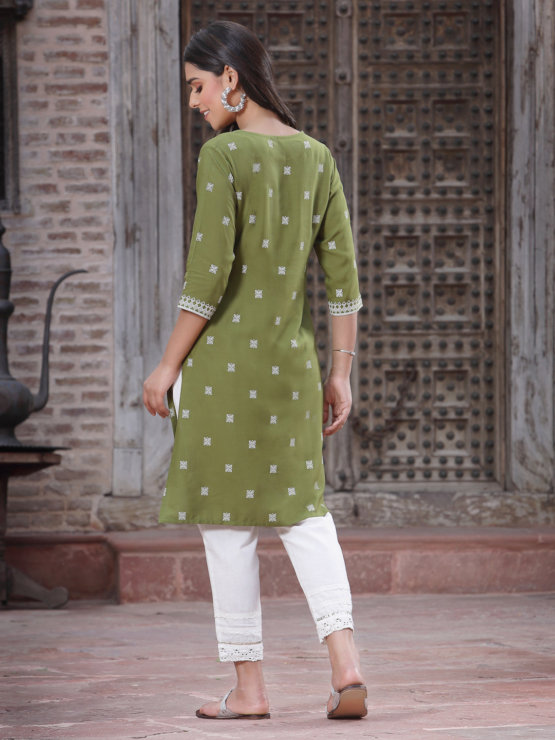 Green Rayon Placement Print Straight Kurta