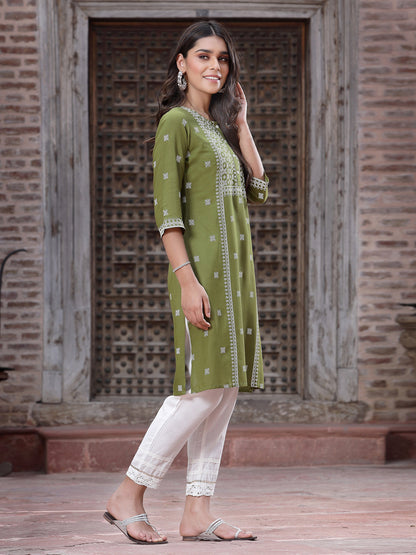 Green Rayon Placement Print Straight Kurta