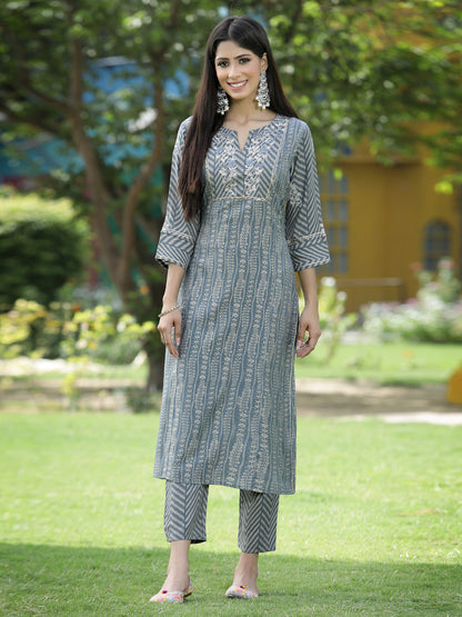 Grey Muslin Festive Printed Straight Skd