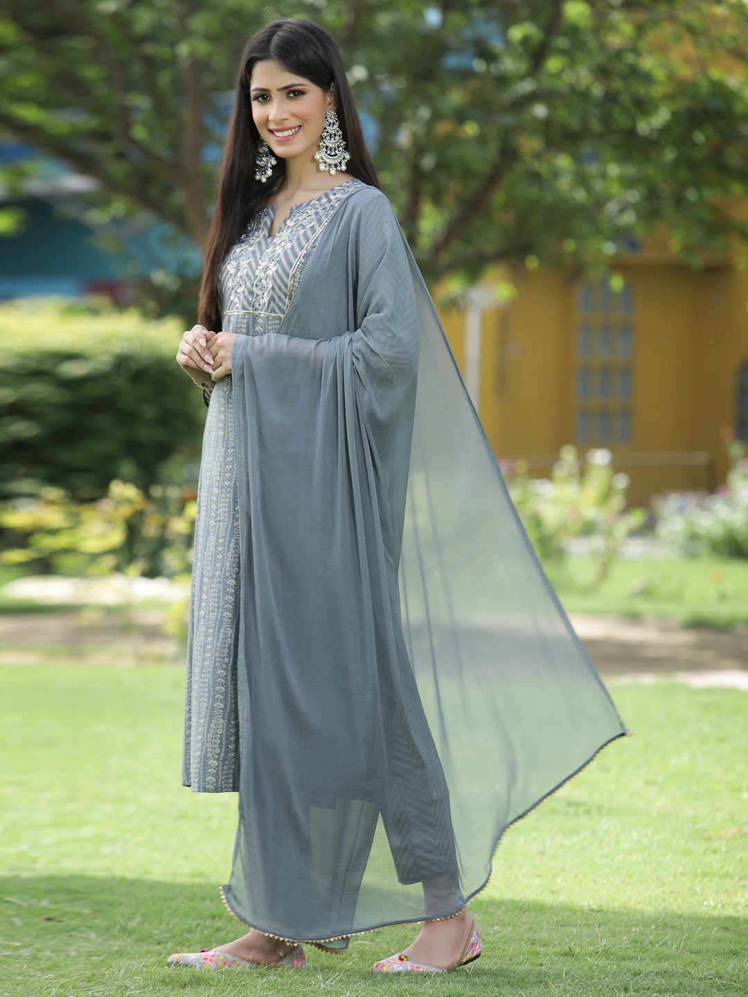 Grey Muslin Festive Printed Straight Skd