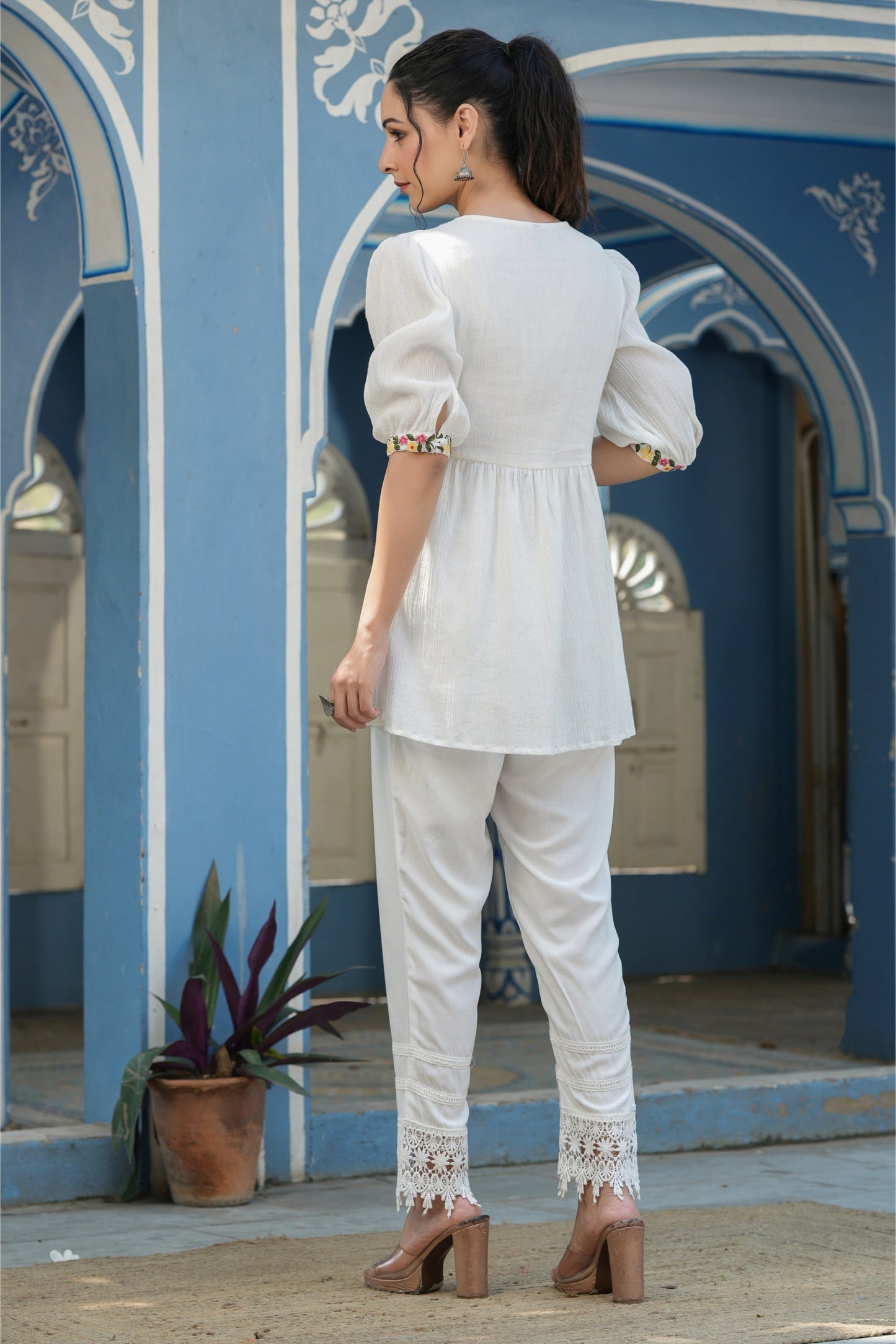 White Cotton Crepe Floral Embroderied Tunic