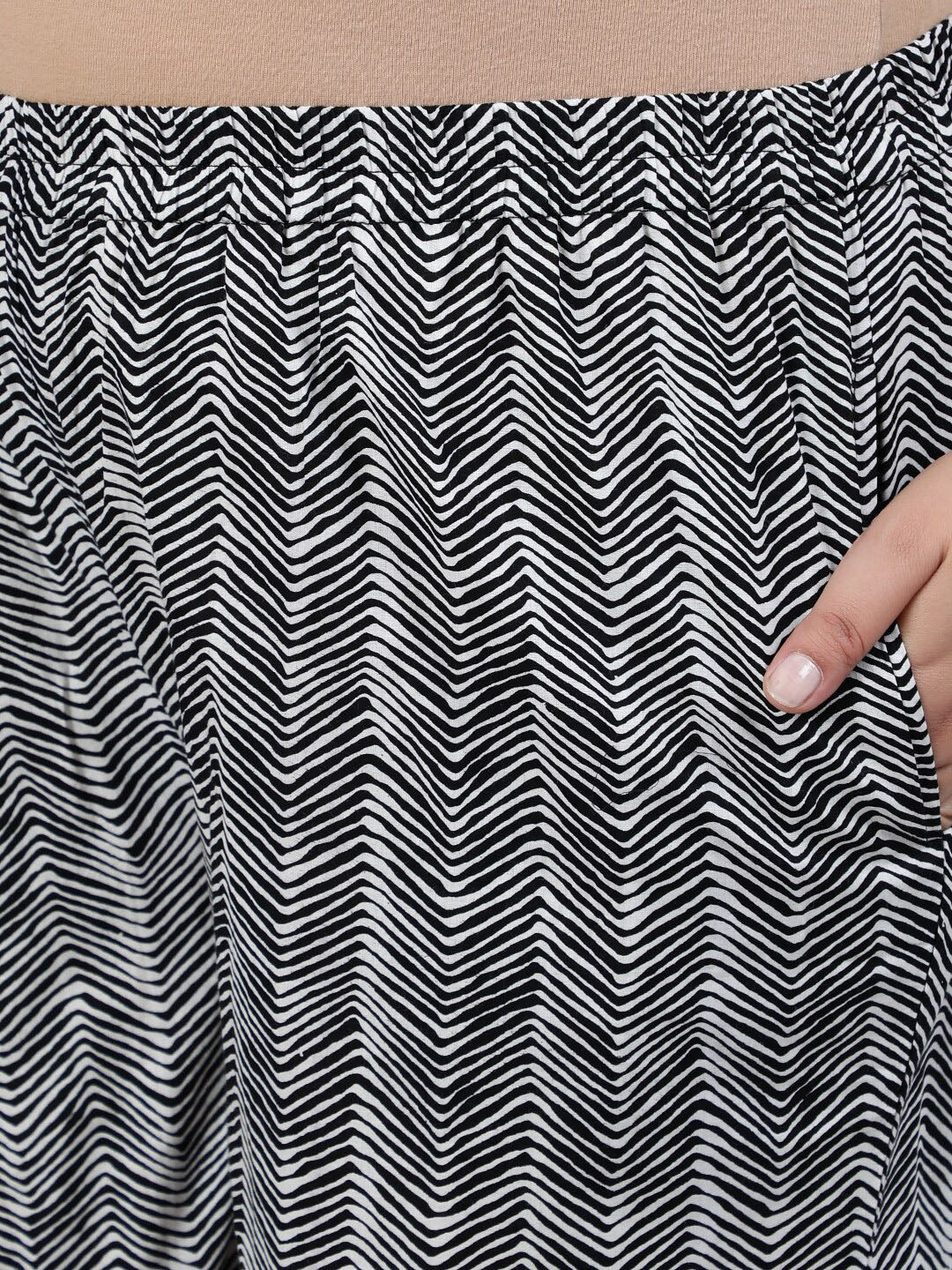 Plus Size Women Black Printed Straight Kurta With Palazo & Dupatta