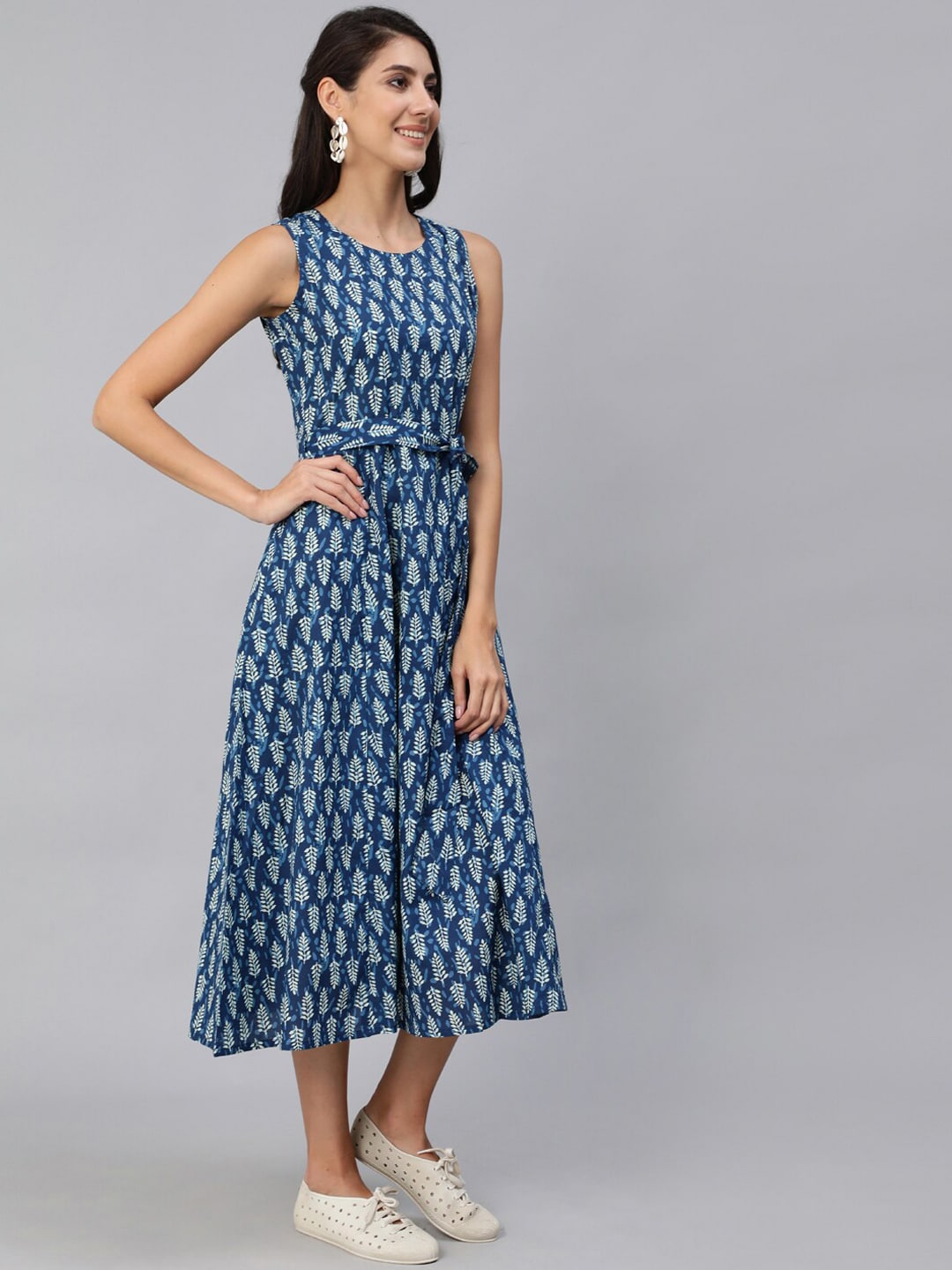 Women Blue Printed Sleeveless Dress