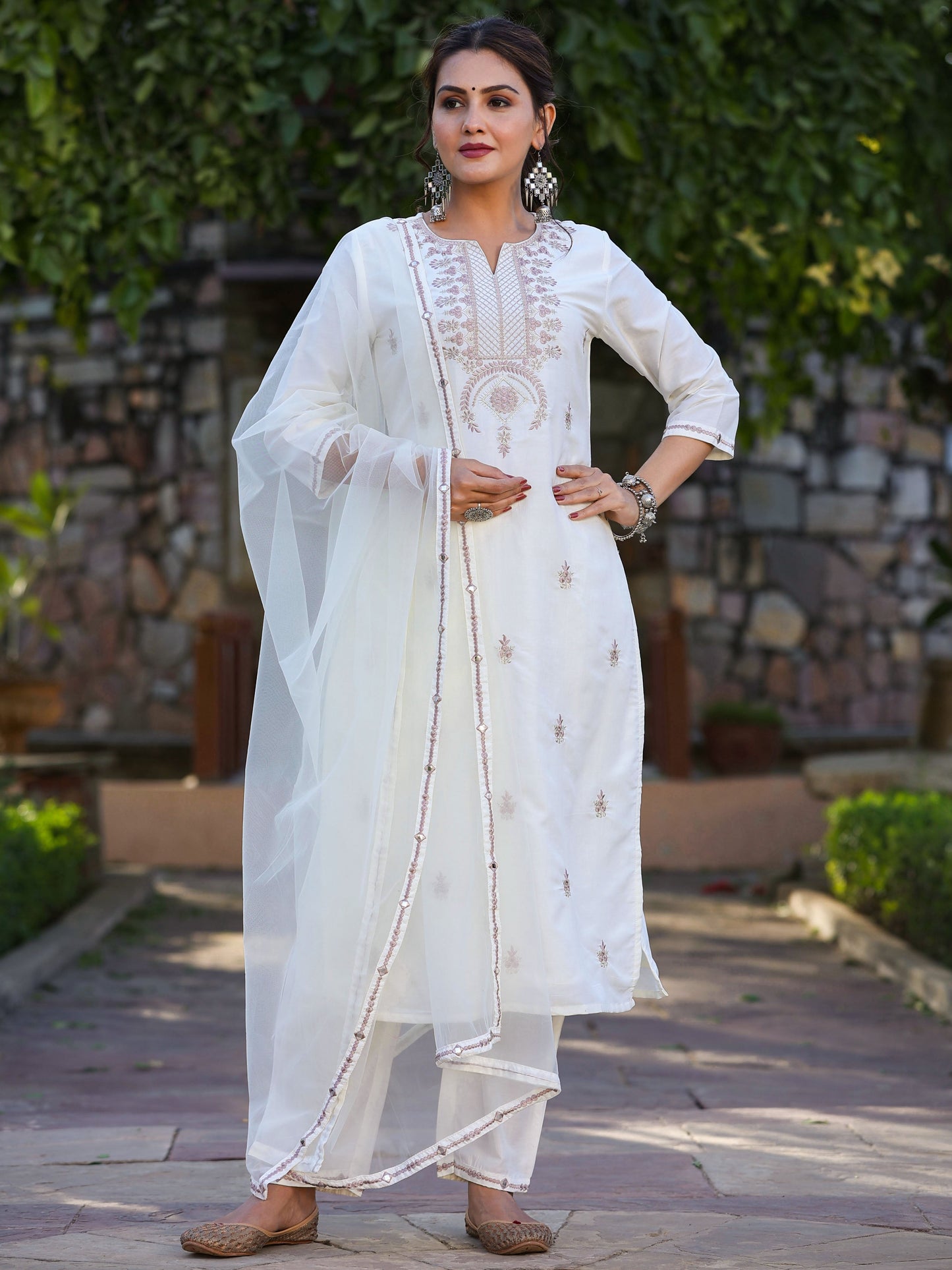 Off-White Chinnon Embroidery Kurta Pant Dupatta Set