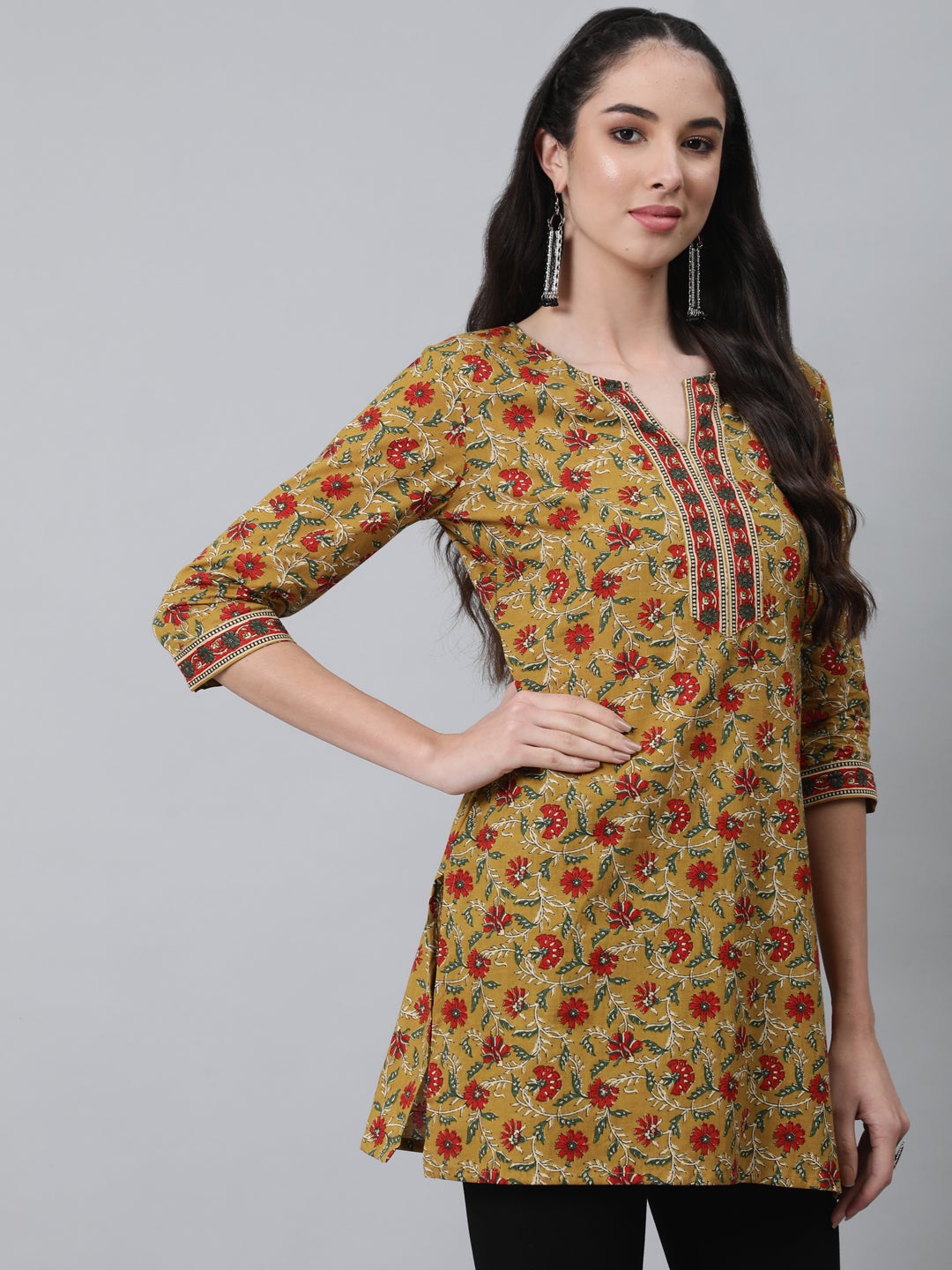Green Printed Straight Tunic With Three Quarter Sleeves