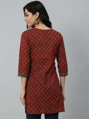 Maroon Printed Tunic With Three Quarter Sleeves