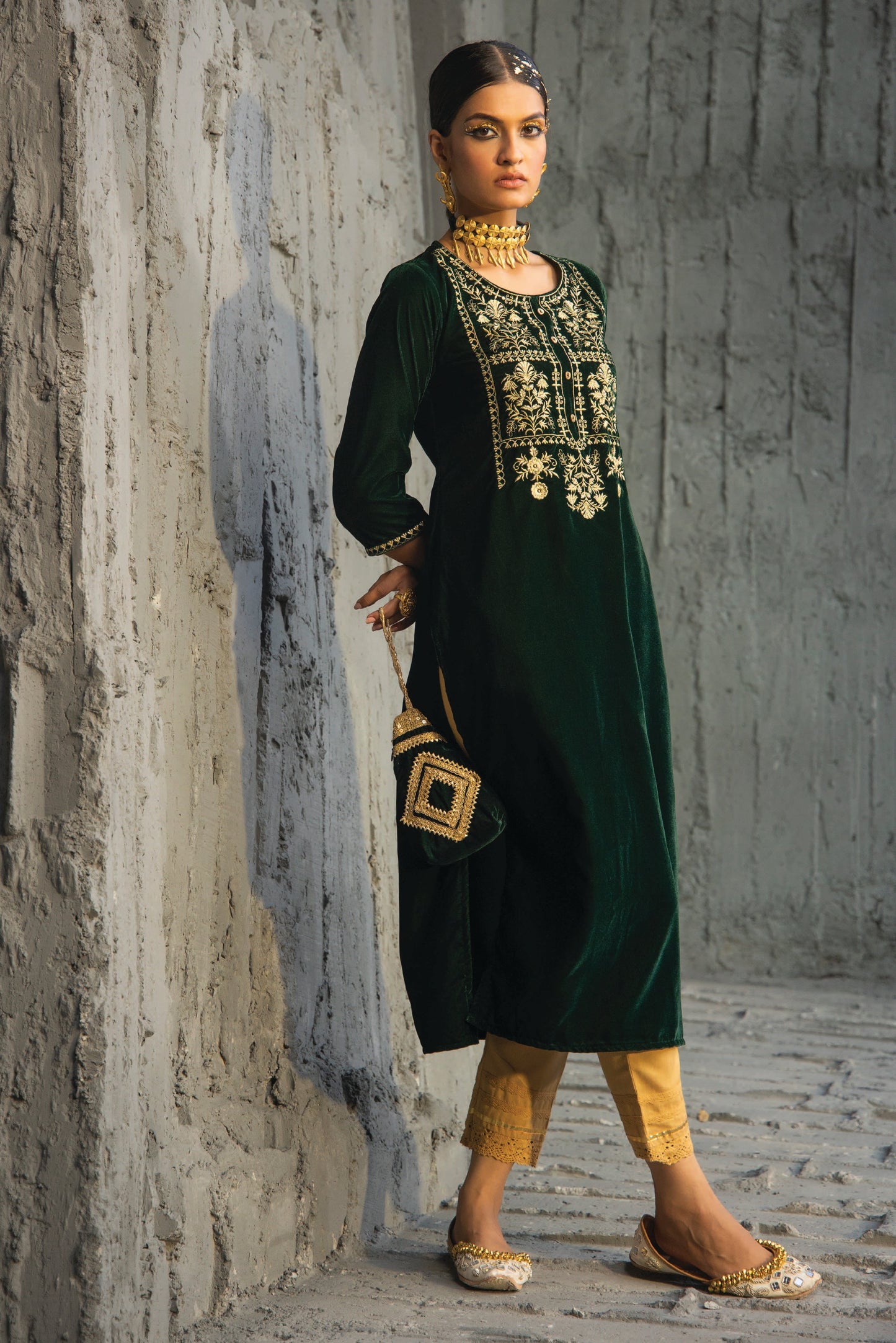 Green Velvet Festive Solid Embroidered Straight Kurta